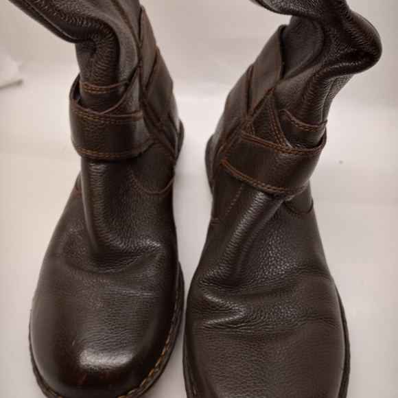 BOC Brown Leather Cayden Boots - Picture 11 of 16